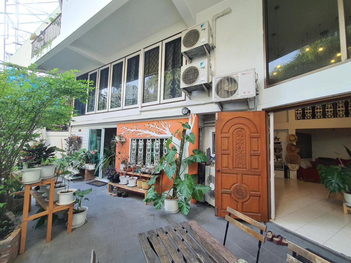 Home16 Sukhumvit16 Bangkok Eksteriør billede