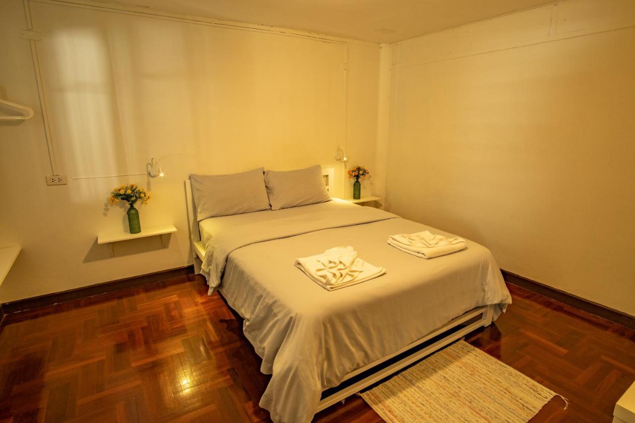 Home16 Sukhumvit16 Bangkok Eksteriør billede