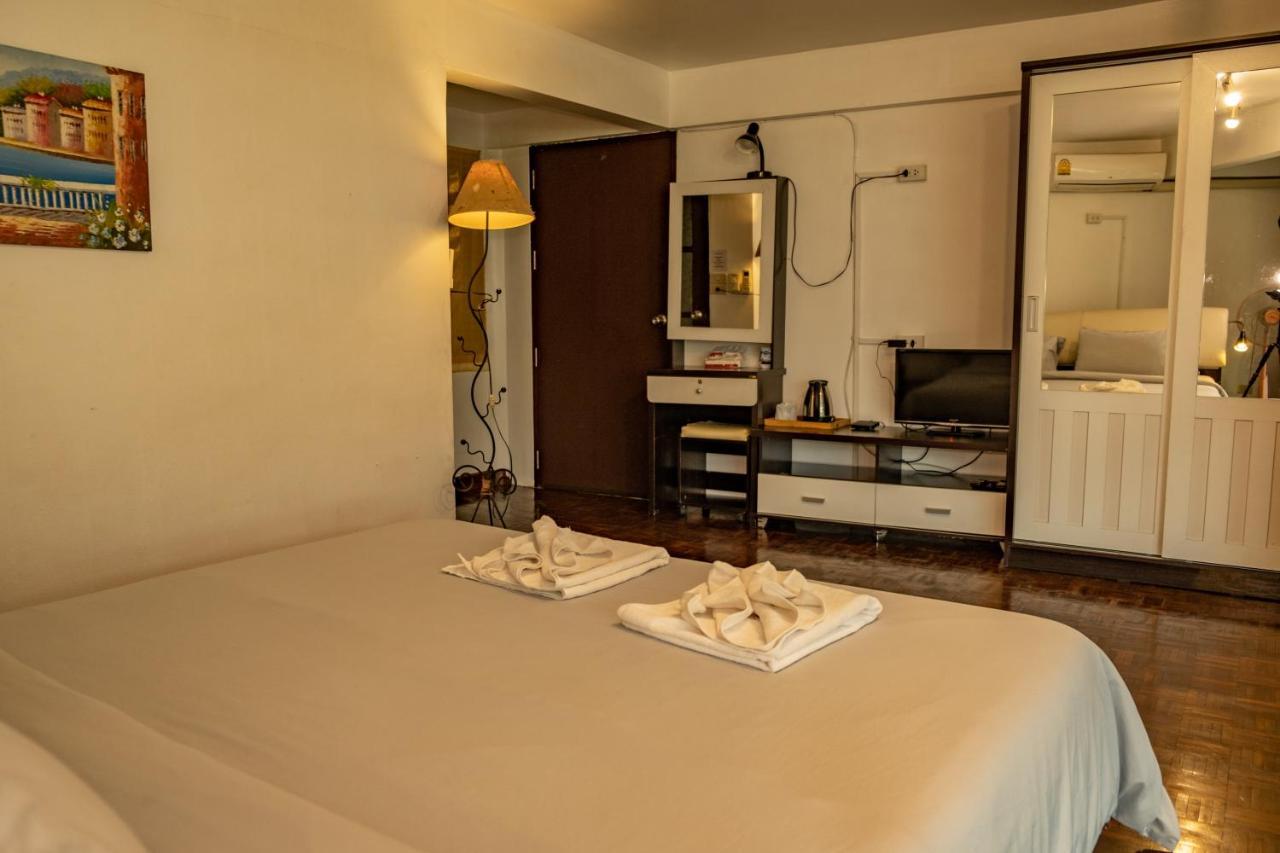 Home16 Sukhumvit16 Bangkok Eksteriør billede