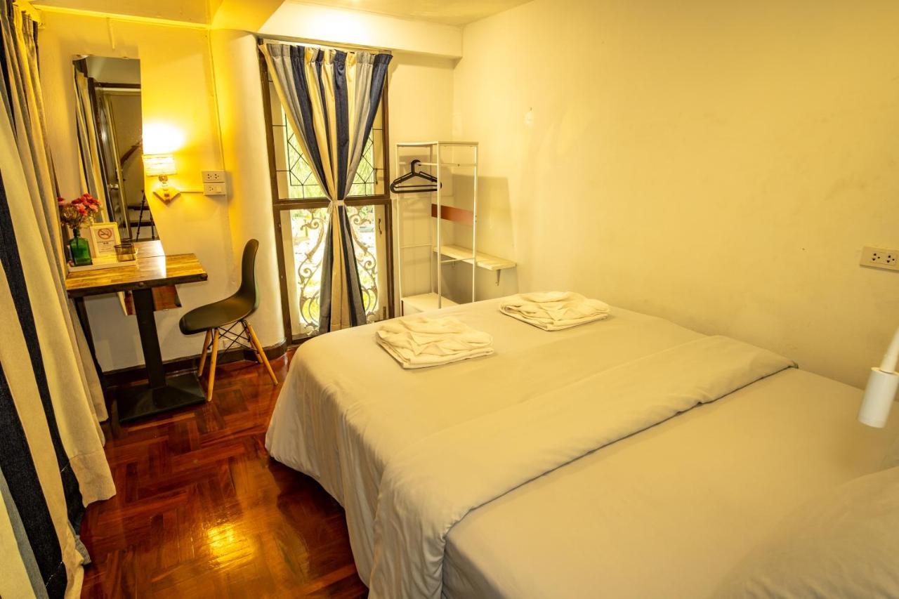 Home16 Sukhumvit16 Bangkok Eksteriør billede