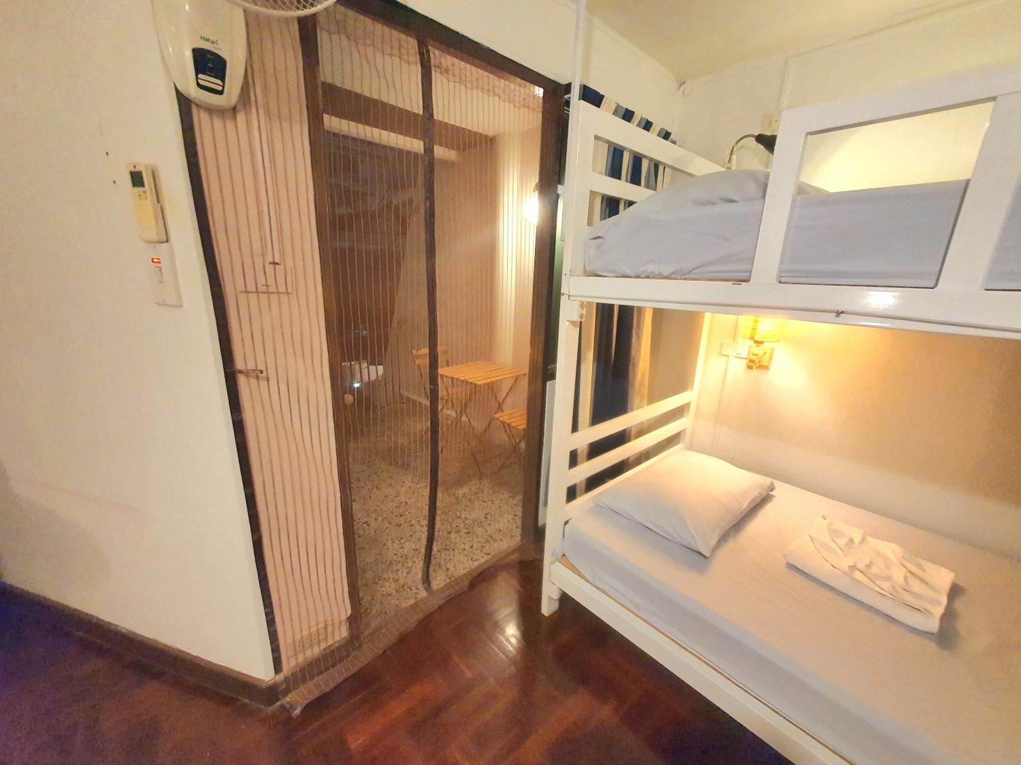 Home16 Sukhumvit16 Bangkok Eksteriør billede