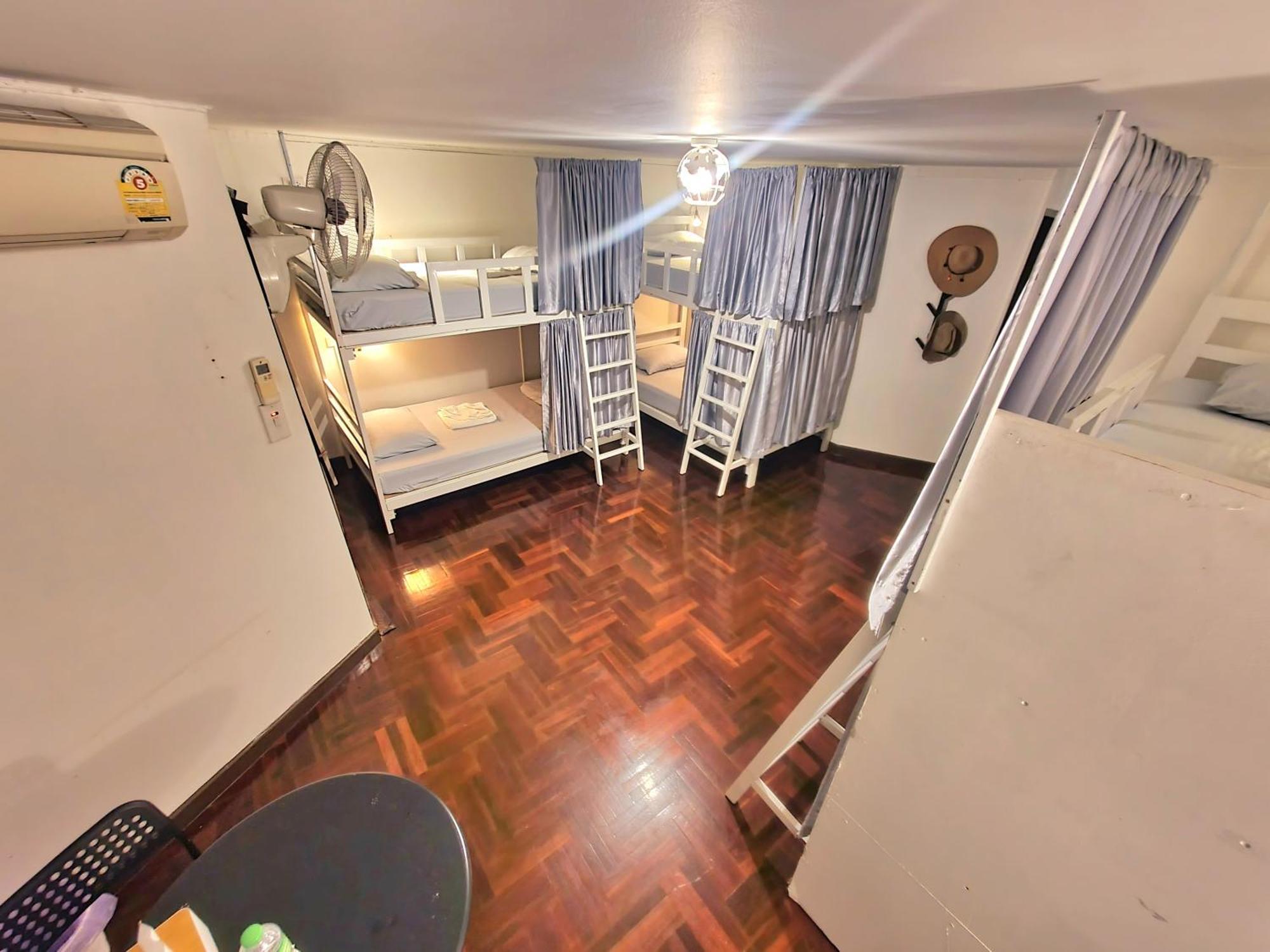 Home16 Sukhumvit16 Bangkok Eksteriør billede