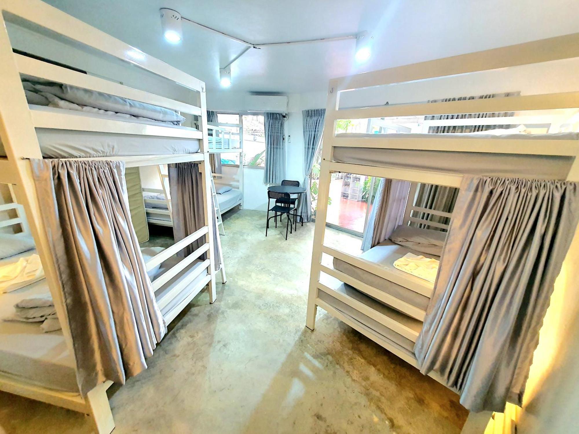 Home16 Sukhumvit16 Bangkok Eksteriør billede