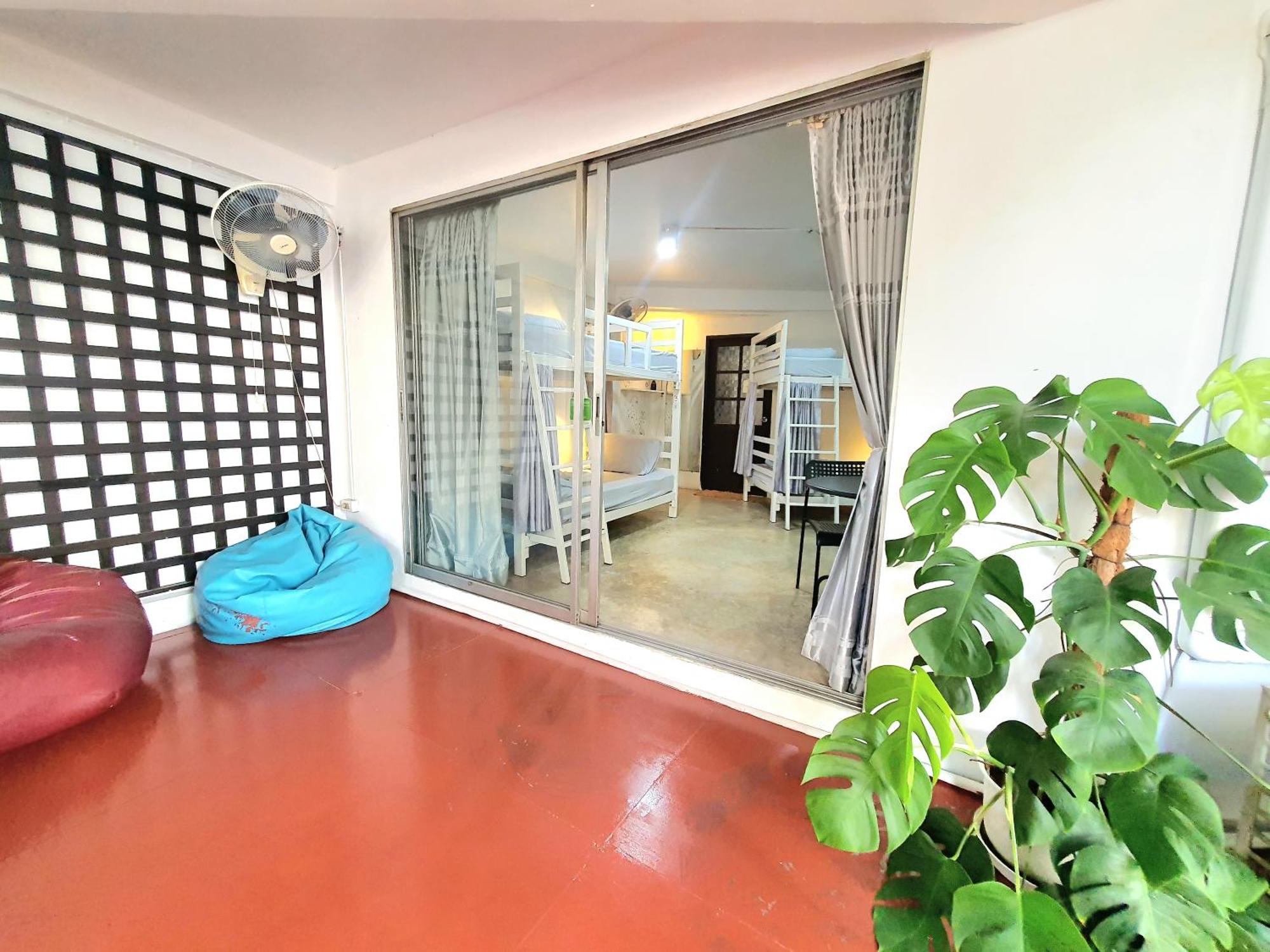Home16 Sukhumvit16 Bangkok Eksteriør billede