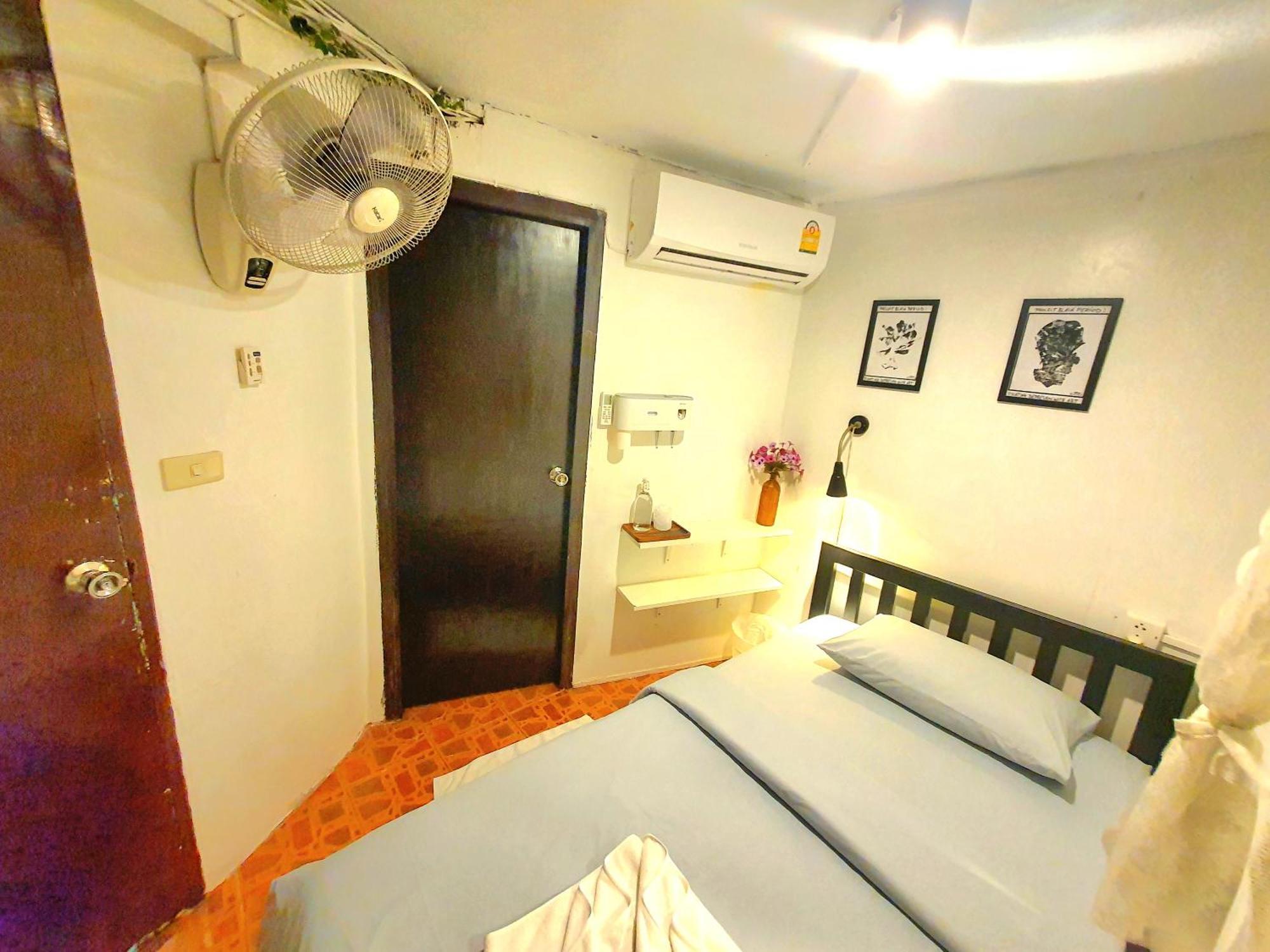 Home16 Sukhumvit16 Bangkok Eksteriør billede